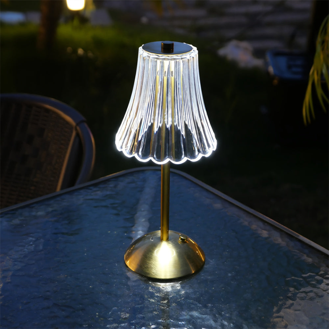 Vintage Kabellose Tischlampe aus Messing mit Gefaltetem Glasschirm – Akku Tischleuchte mit Einstellbarer Helligkeit