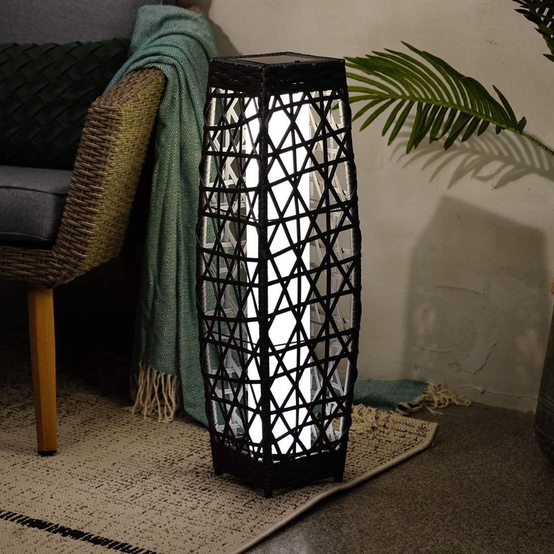 Solarbetriebene Außenlaterne aus Wicker – Wetterfest, 25 Lumen, Grau