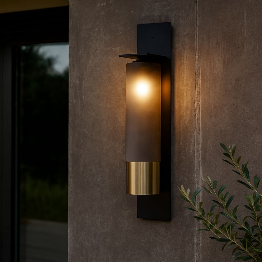 Elegante Wandleuchte aus Metall und Glas, 50 cm hoch, E27 Fassung