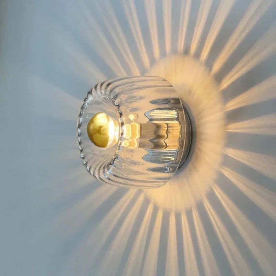 Stilvolle LED Wandleuchte aus Glas für moderne Innenräume – Warmes Licht