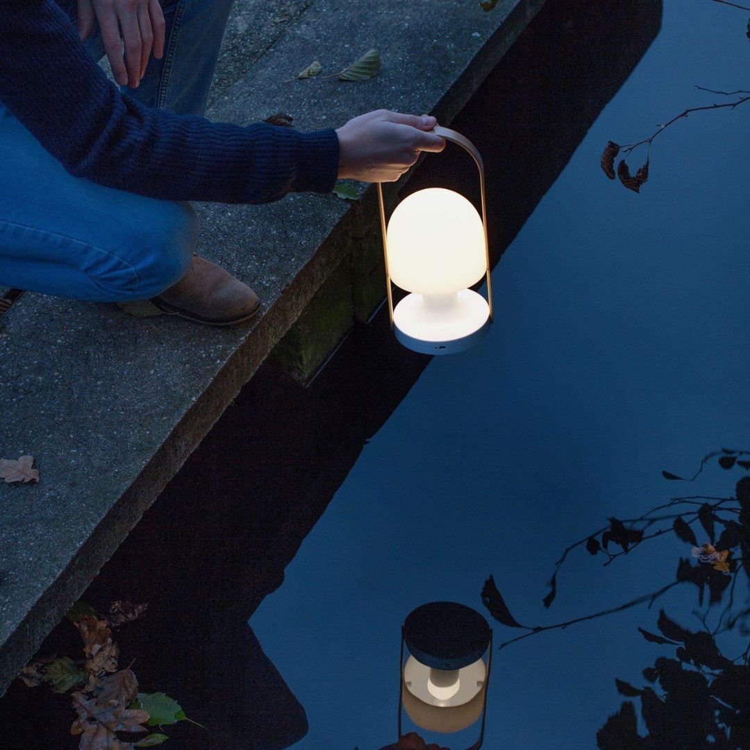 Tragbare Dimmbare Tischlampe mit LED und Holzdetails – Kabellose Tischleuchte