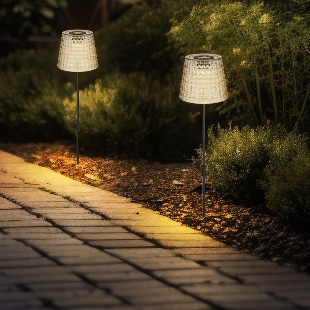 Solare LED-Gartenleuchten mit Erdspieß, schwarzer Rauchkunststoff