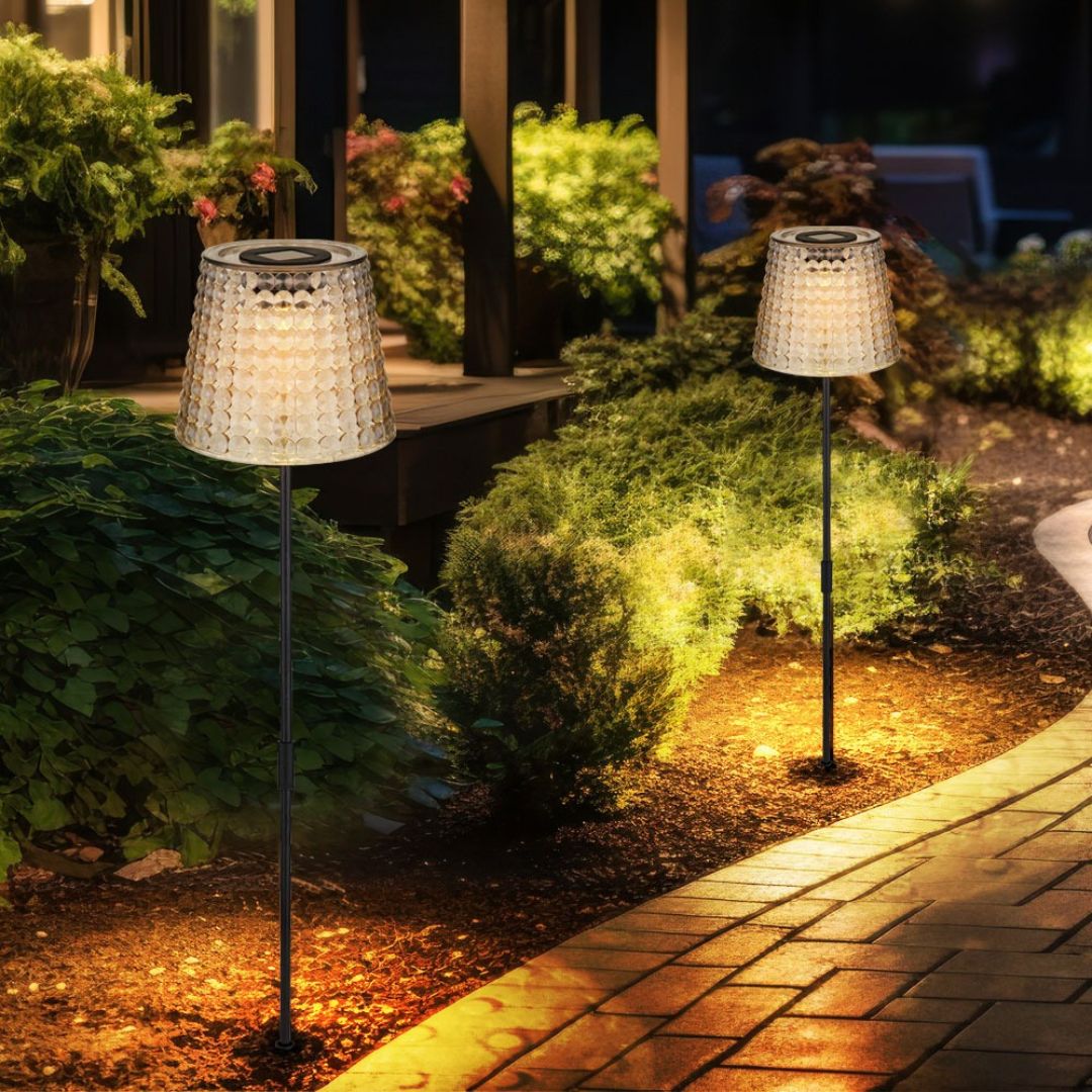 Solare LED-Gartenleuchten mit Erdspieß, schwarzer Rauchkunststoff