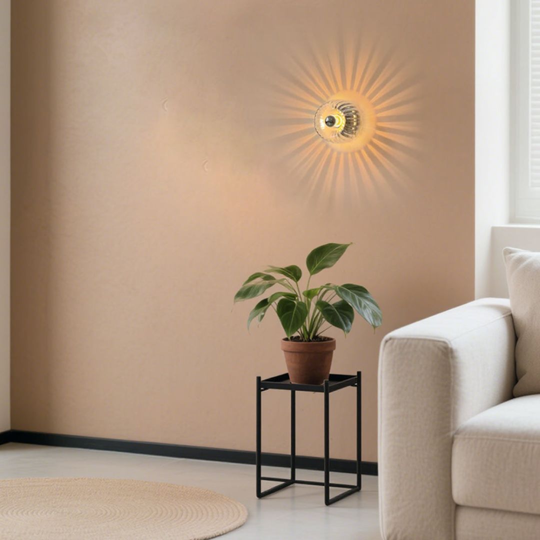 Stilvolle LED Wandleuchte aus Glas für moderne Innenräume – Warmes Licht