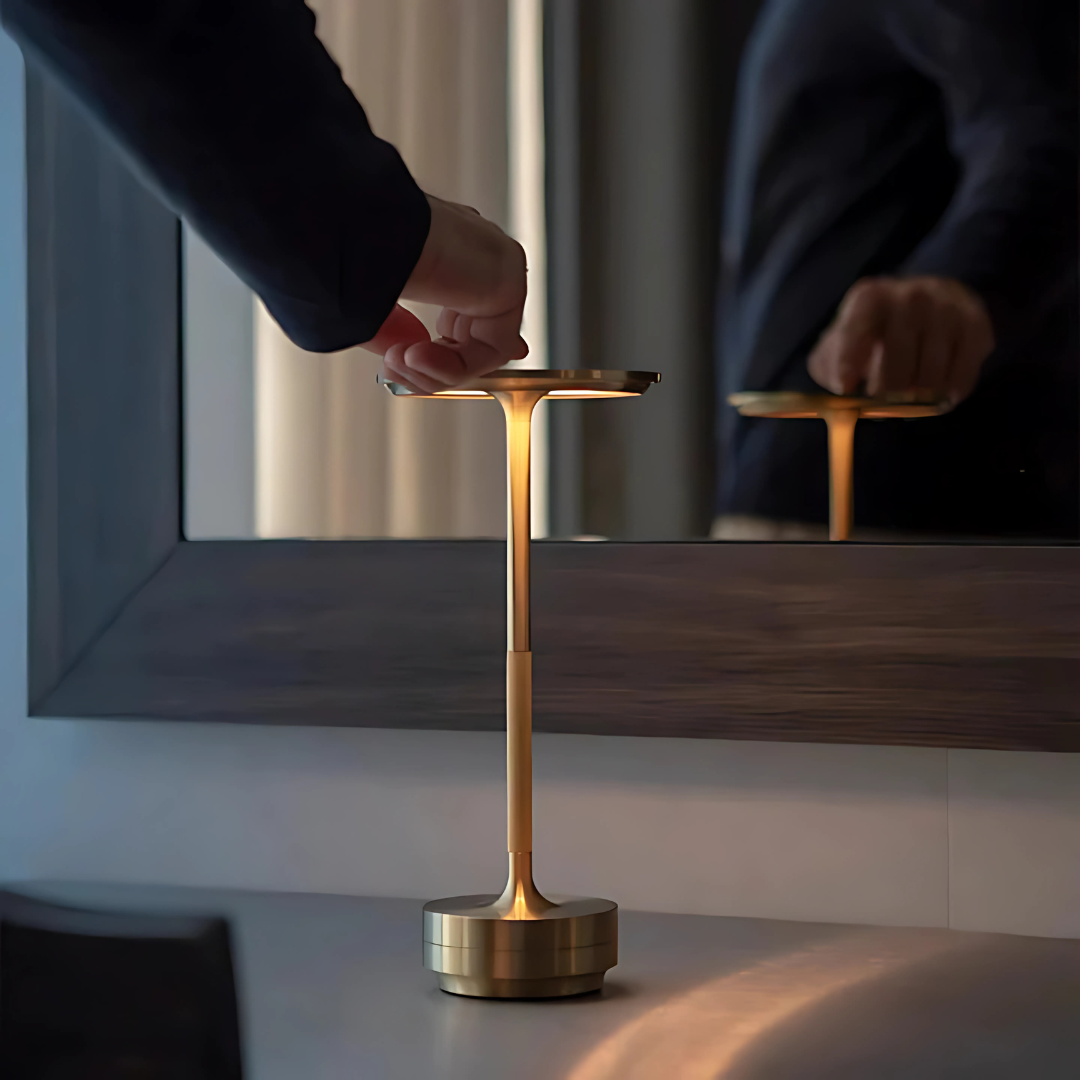 Magnetische LED Tischlampe – Kabellos, Touch-Steuerung & Dimmbar