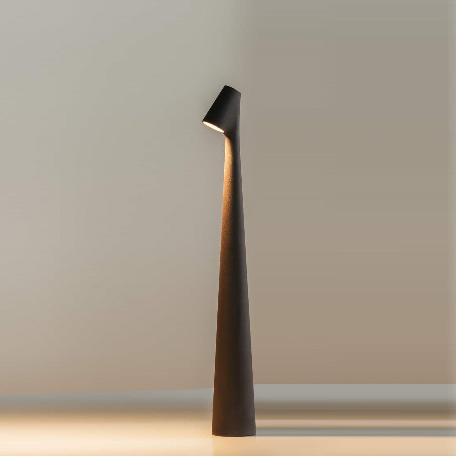 Minimalistische LED Beam Lampe – Wand- oder Tischleuchte Modern