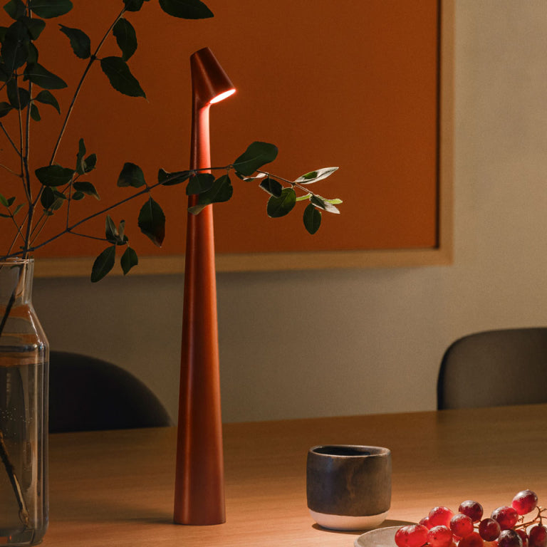 Minimalistische LED Beam Lampe – Wand- oder Tischleuchte Modern