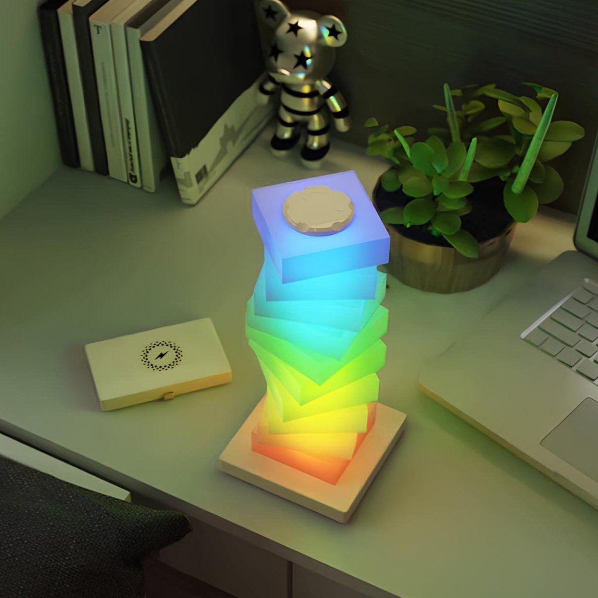 Moderne Tischlampe mit Wireless Charger und einstellbaren Lichtmodi