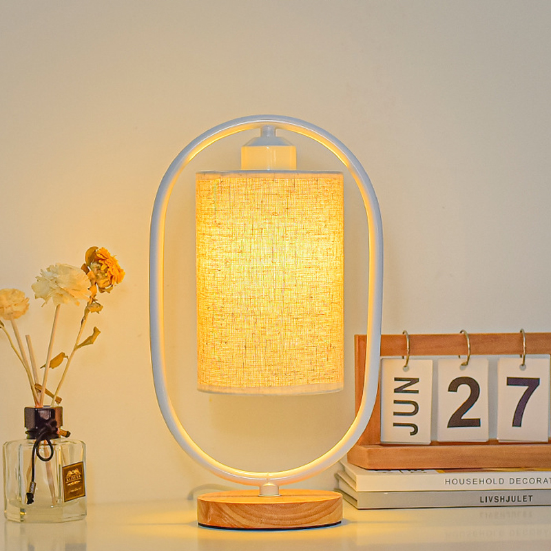 Vintage-Tischlampe aus Holz mit LED-Licht – Warme Beleuchtung für Schlafzimmer oder Schreibtisch