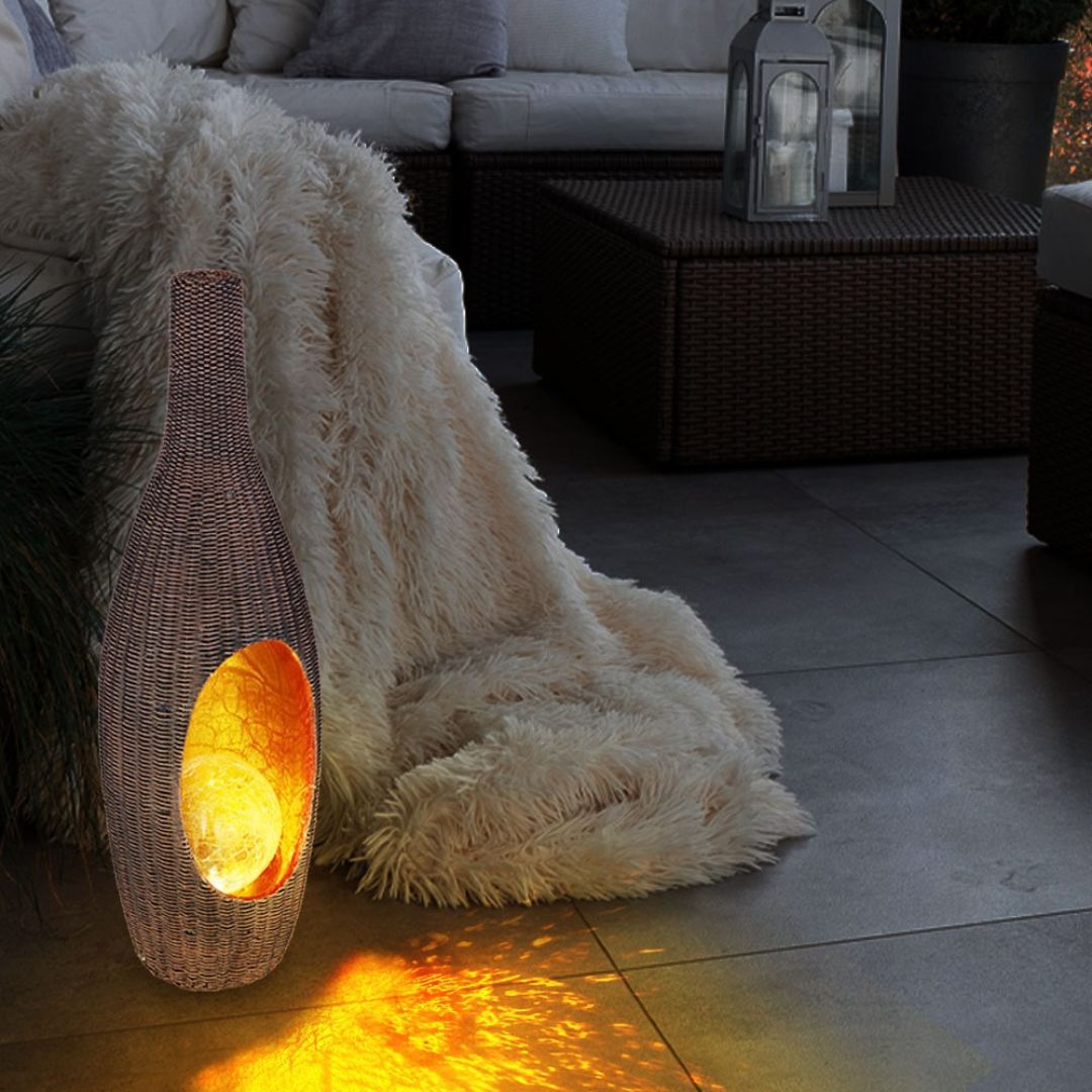 Solar LED Rattan Gartenlampe mit Glaskugel Gold