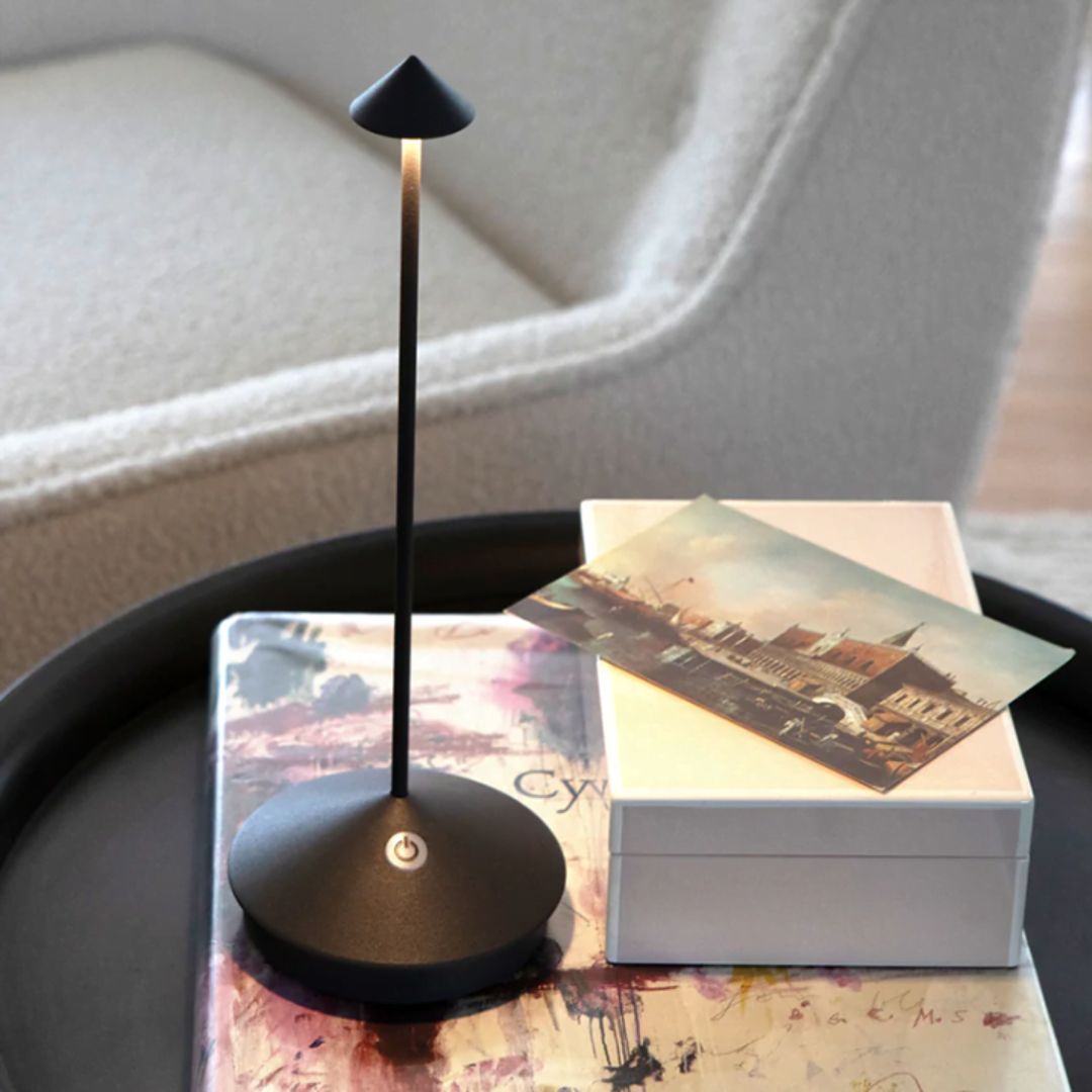 Dimmbare Kabellose LED Tischlampe aus Aluminium – IP54, Minimalistisch