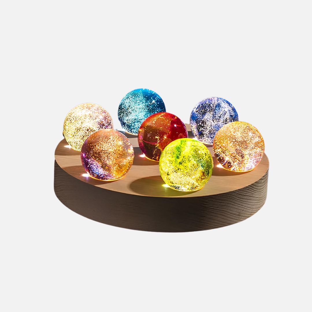 Licht Dekoration: Bunte Kristall-Galaxie-Orbs auf Holzplattform – 7 Farben