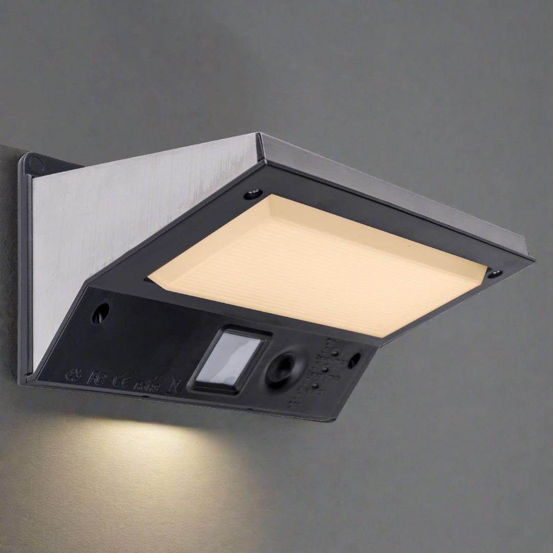 LED Wandleuchte Schwarz mit Bewegungsmelder – Außenbeleuchtung IP44