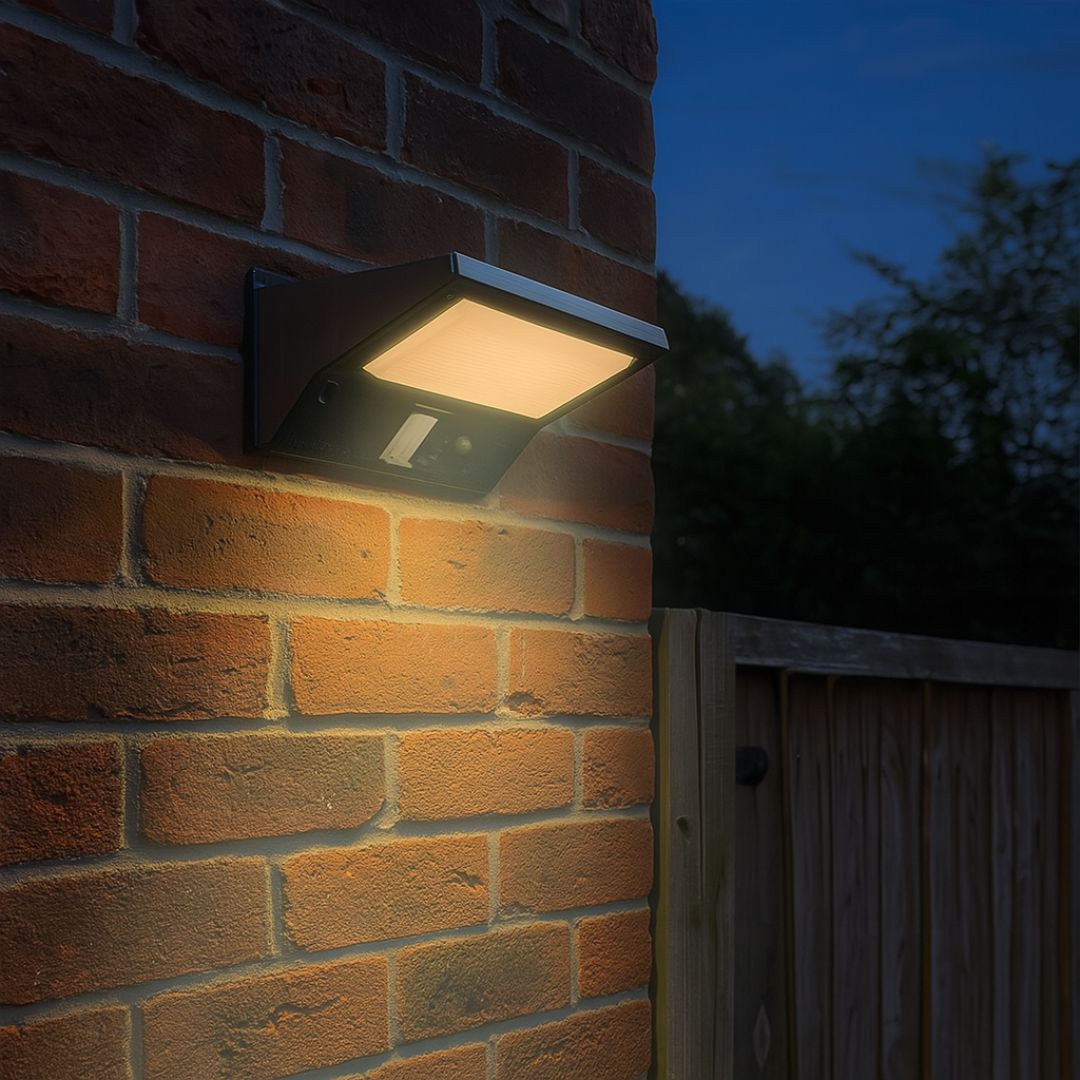 LED Wandleuchte Schwarz mit Bewegungsmelder – Außenbeleuchtung IP44