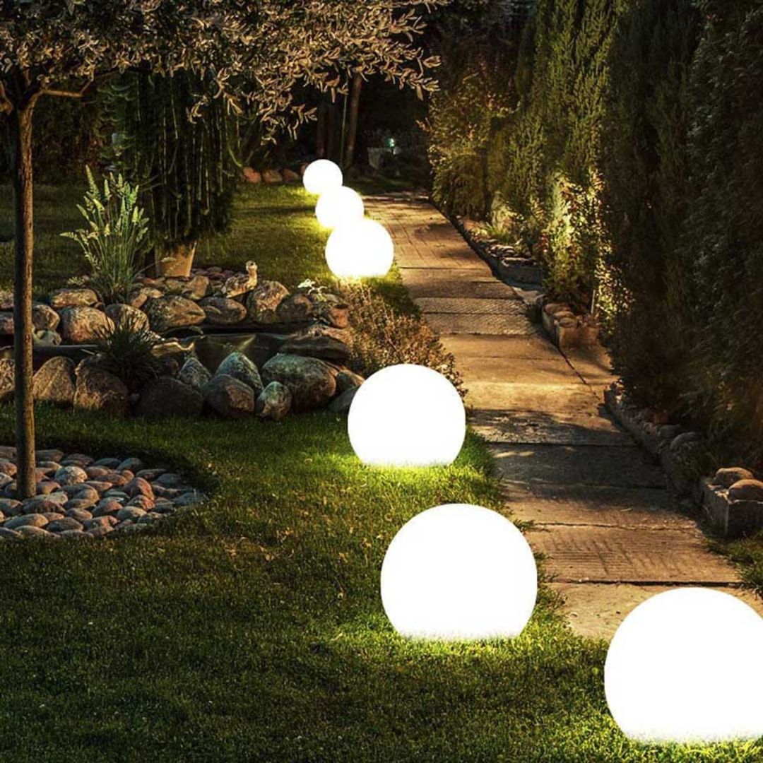 LED Gartenlampe Aurora – 16 Farben, Wetterfest für Terrasse, Balkon & Garten