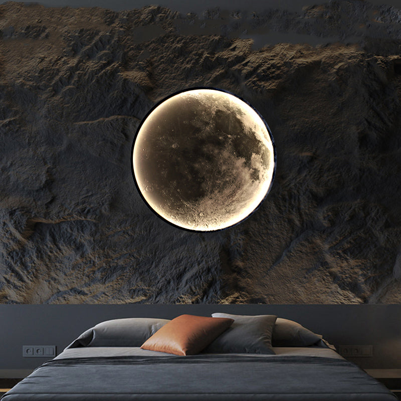 Moderne LED Wandleuchte in Weiß – Minimalistische Mondlampe für Innenräume