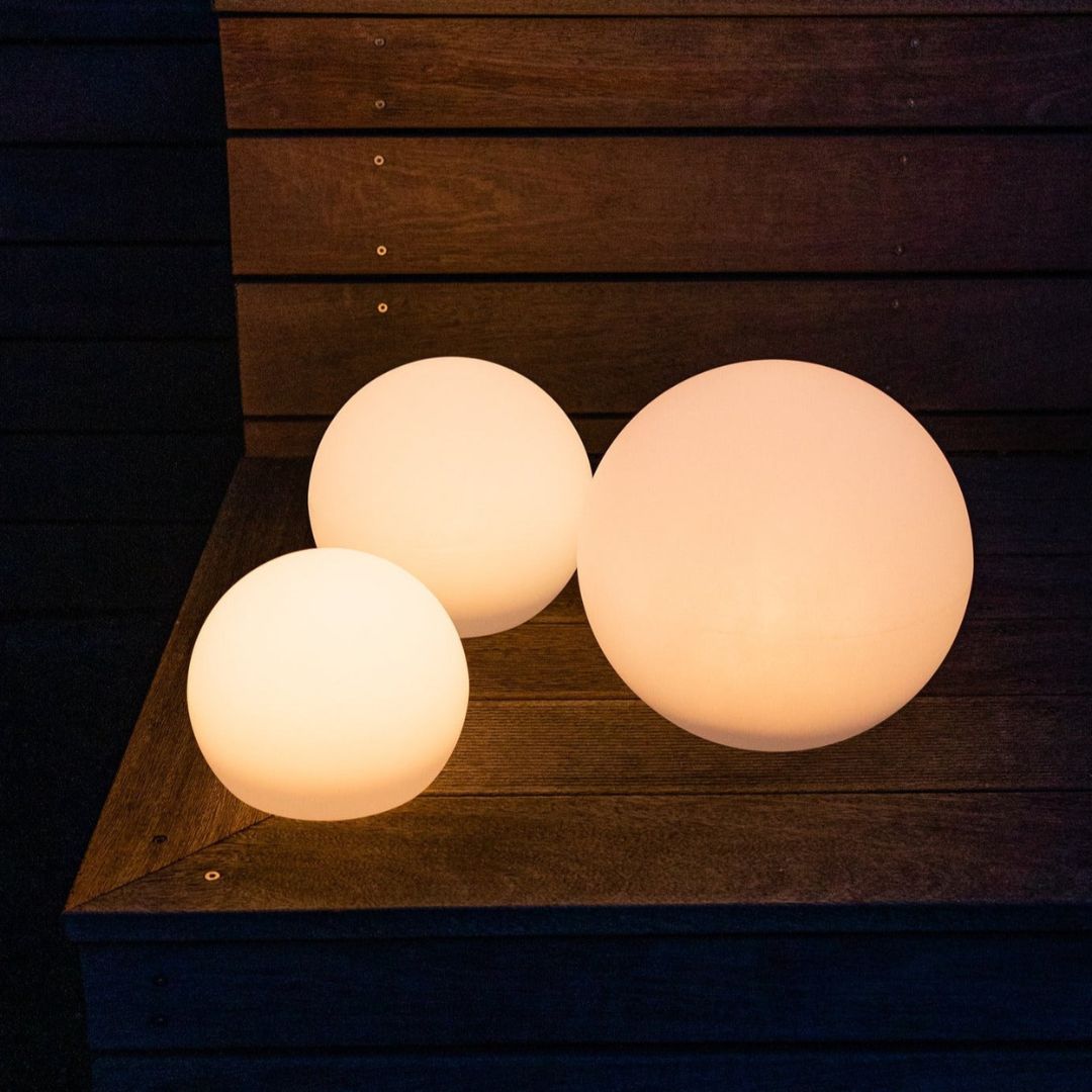 LED Gartenlampe Aurora – 16 Farben, Wetterfest für Terrasse, Balkon & Garten
