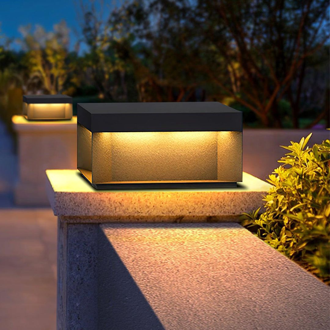 Moderne Außenleuchte mit LED – Quadratische Wandleuchte für Garten und Terrasse