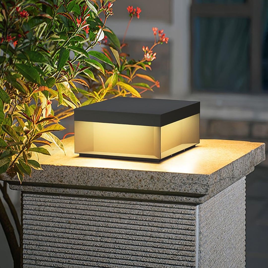 Moderne Außenleuchte mit LED – Quadratische Wandleuchte für Garten und Terrasse