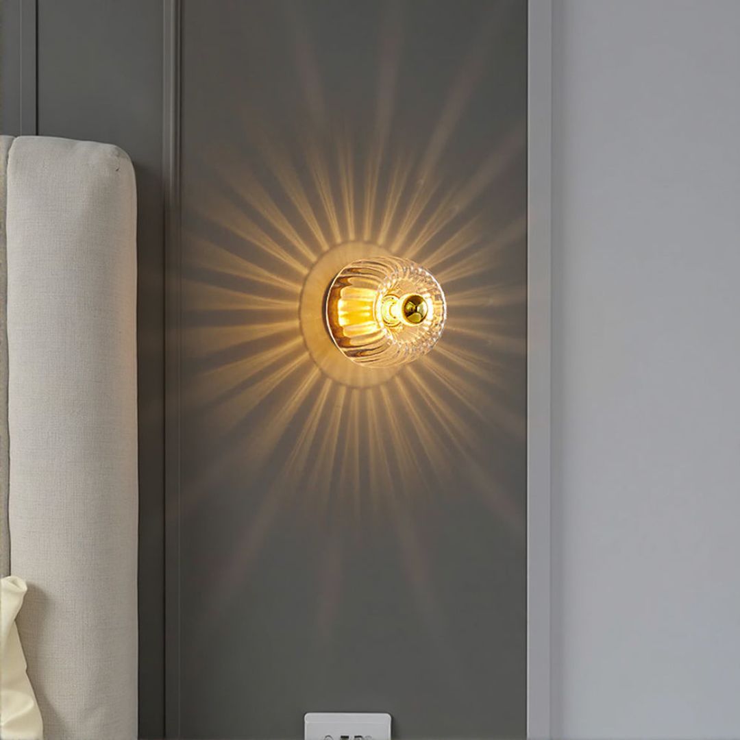 Stilvolle LED Wandleuchte aus Glas für moderne Innenräume – Warmes Licht
