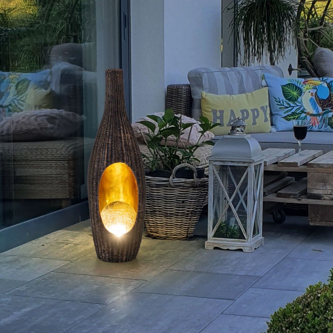 Solar LED Rattan Gartenlampe mit Glaskugel Gold