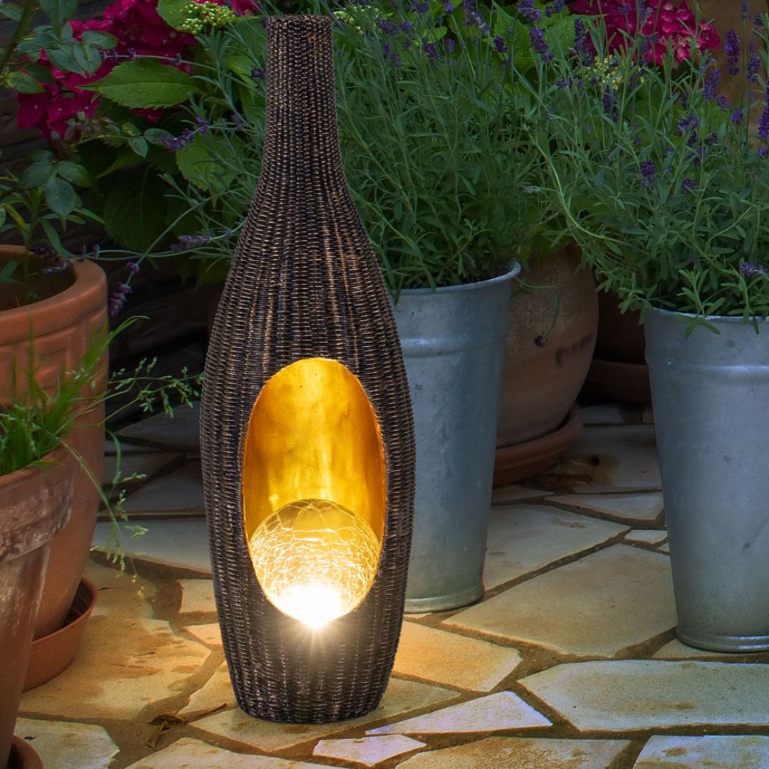Solar LED Rattan Gartenlampe mit Glaskugel Gold