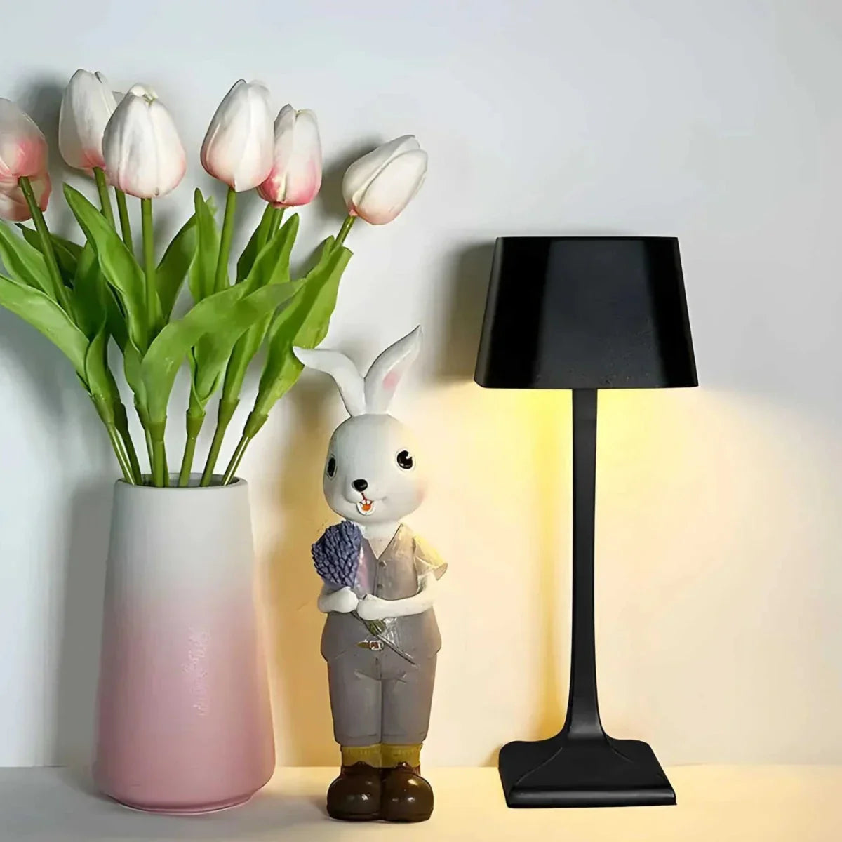 Variant image for Elegante LED Tischlampe mit Dimmer und USB-C Aufladung – Kabellose Tischleuchte, Wasserdicht, 16 Stunden Akkulaufzeit, Modernes Design-3