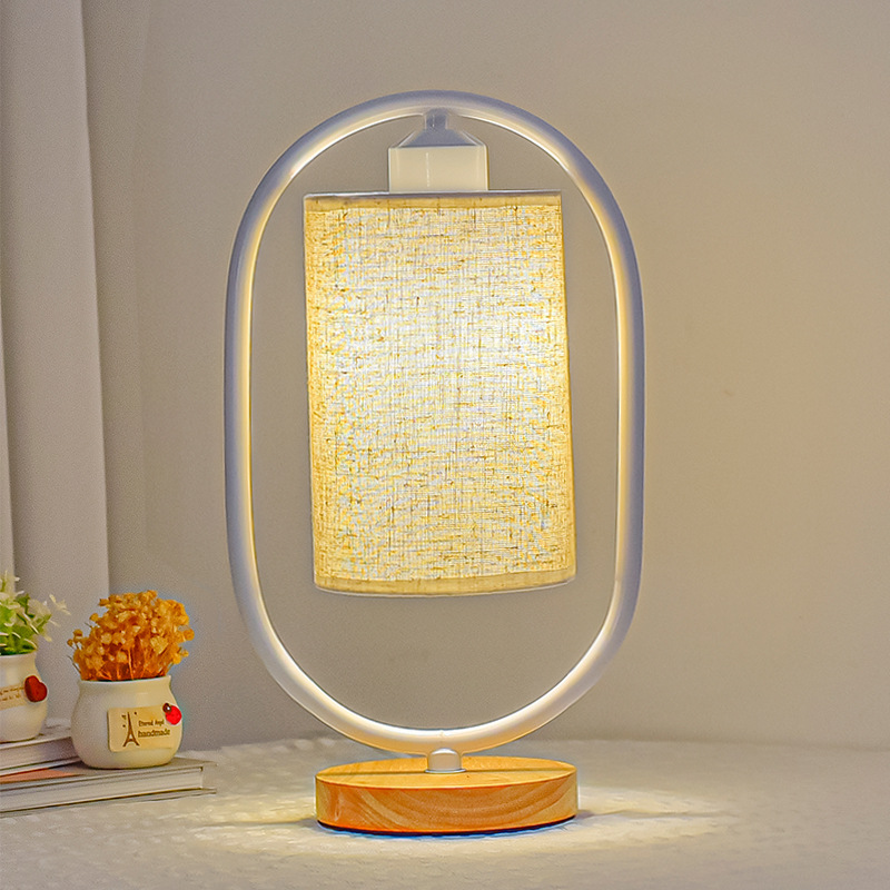 Vintage-Tischlampe aus Holz mit LED-Licht – Warme Beleuchtung für Schlafzimmer oder Schreibtisch