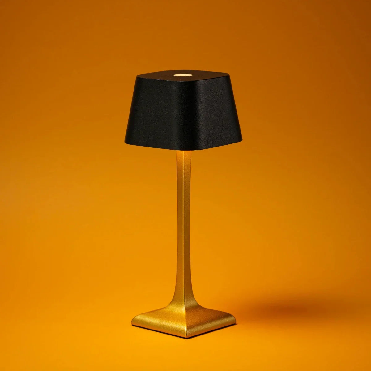 Elegante LED Tischlampe mit Dimmer und USB-C Aufladung – Kabellose Tischleuchte, Wasserdicht, 16 Stunden Akkulaufzeit, Modernes Design-3